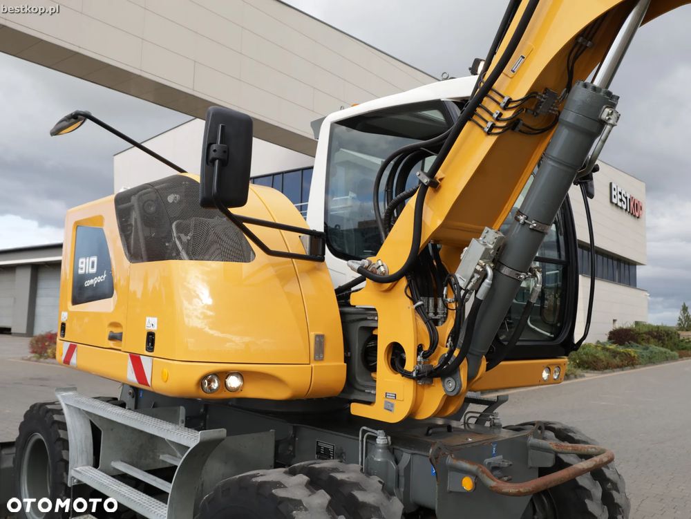 Liebherr A910 Compact - 20