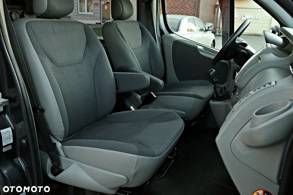 Opel Vivaro - 30