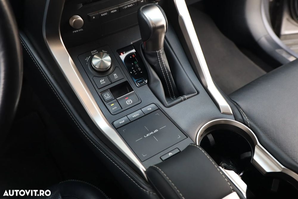 Lexus Seria NX 300h AWD Executive Plus - 24