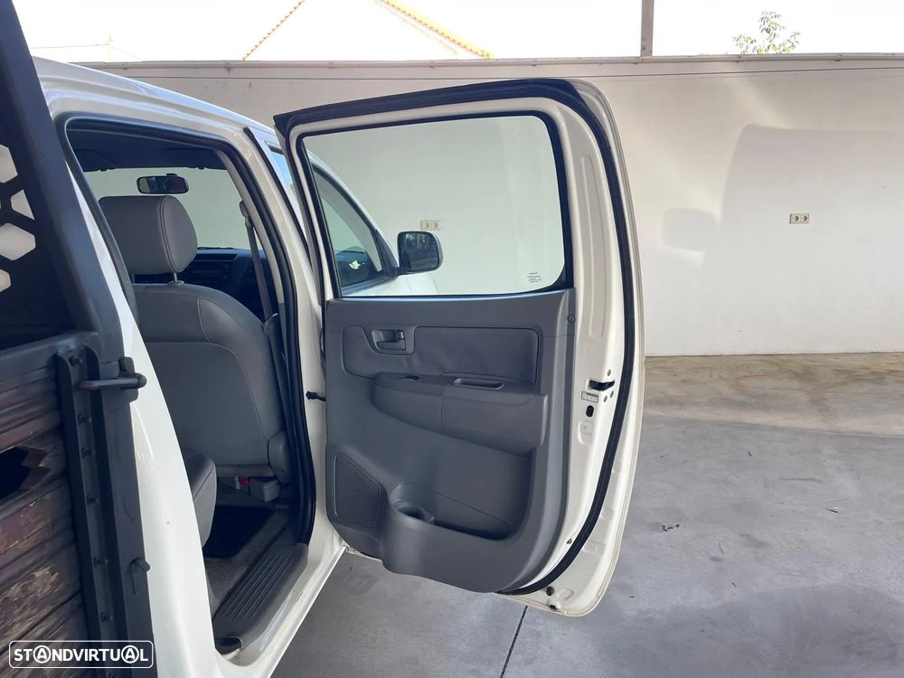 Toyota Hilux 2.5 D-4D 2WD CD - 18
