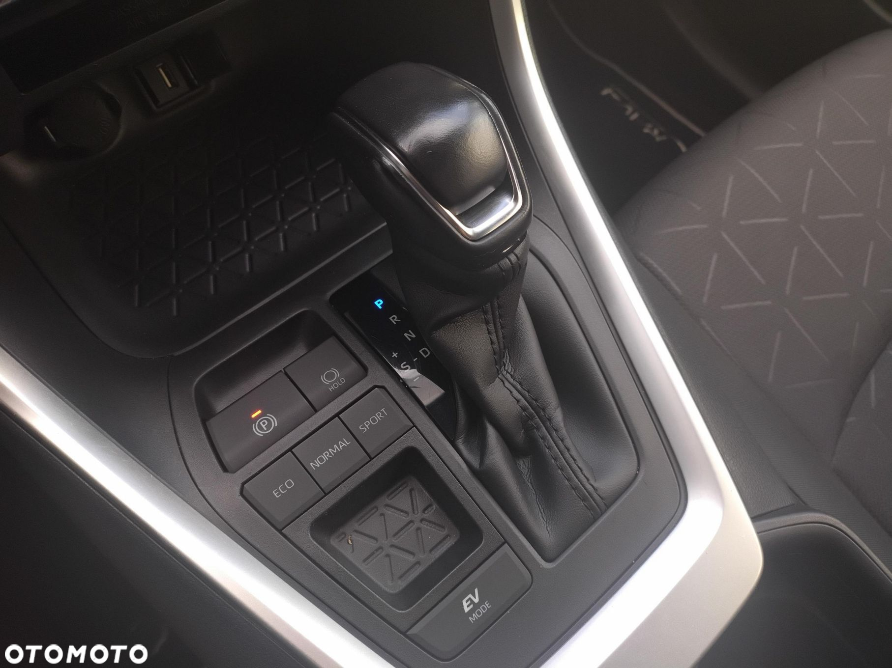 Toyota RAV4 - 15
