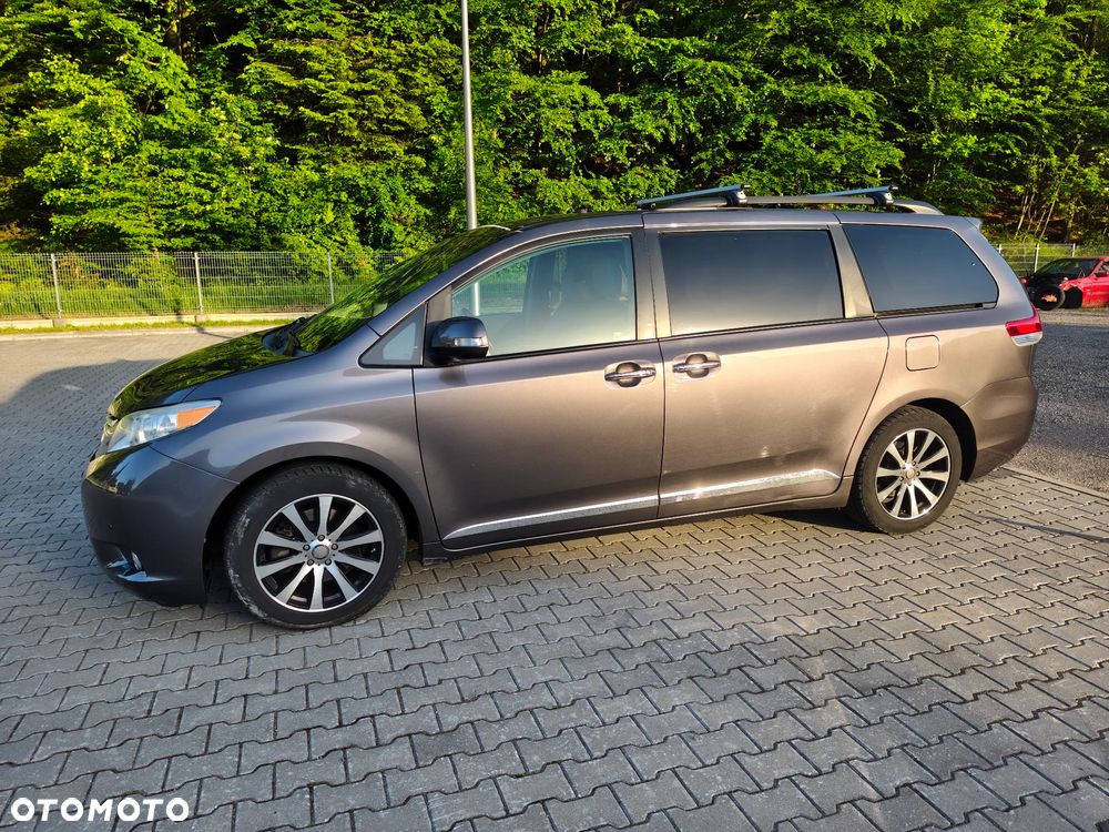 Toyota Sienna 3.5 V6 - 11