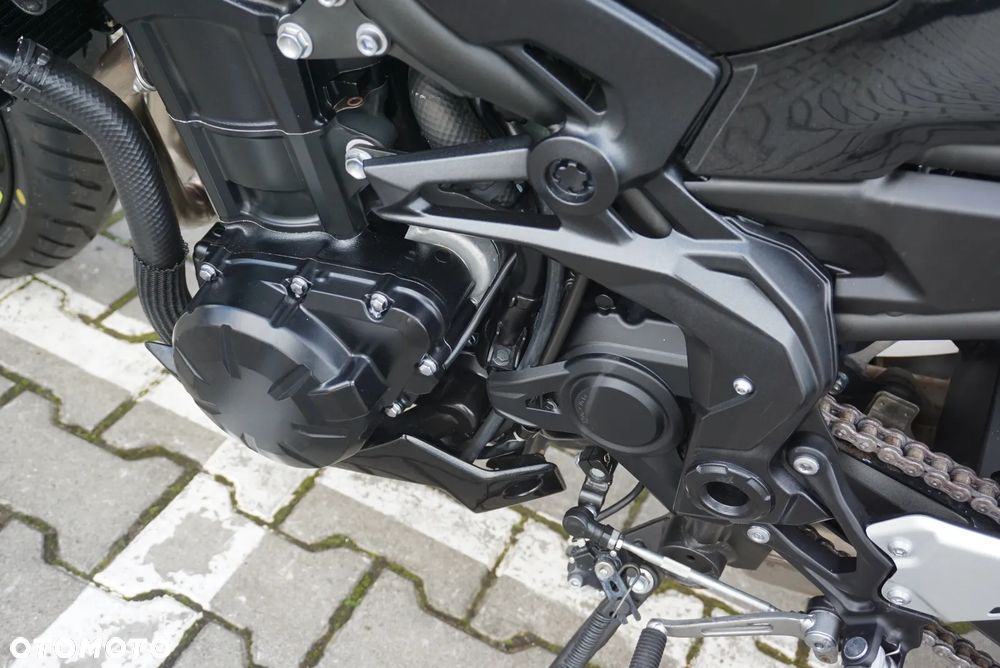 Kawasaki Z 900 - 16
