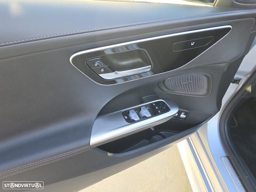 Mercedes-Benz C 300 e AMG Line - 27