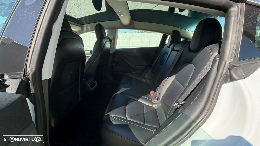 Tesla Model 3 Long-Range Dual Motor AWD - 22