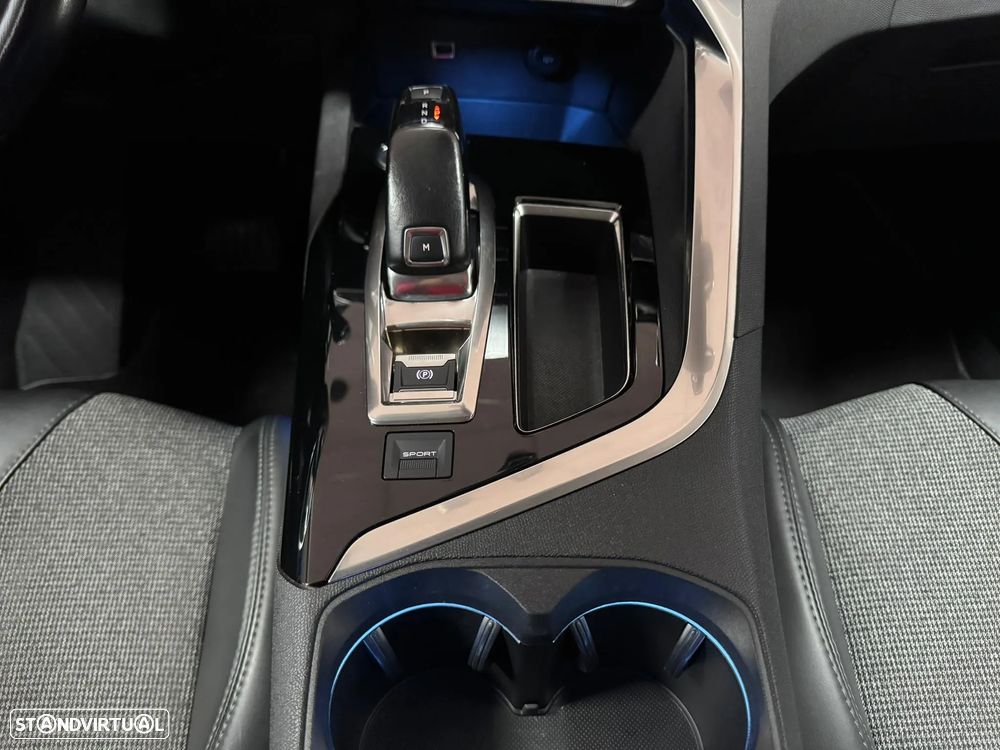 Peugeot 3008 PureTech 130 Stop & Start GPF EAT8 Allure - 36