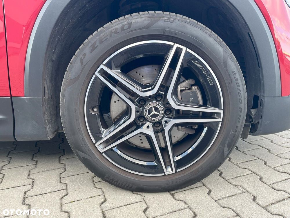 Mercedes-Benz GLB - 9