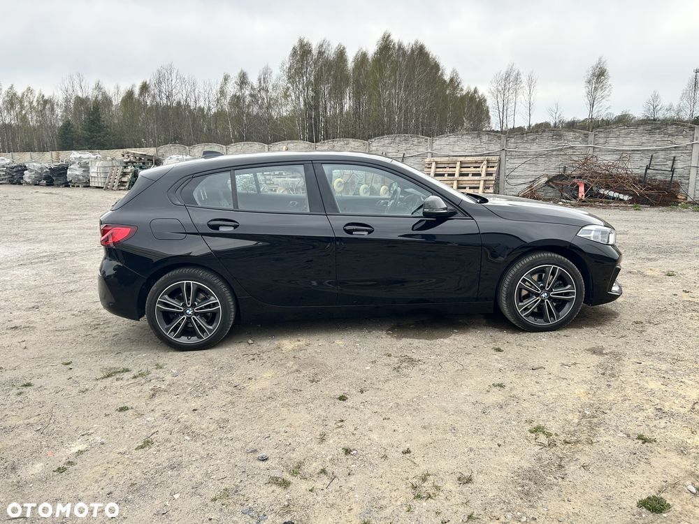 BMW Seria 1 118d Sport Line - 2
