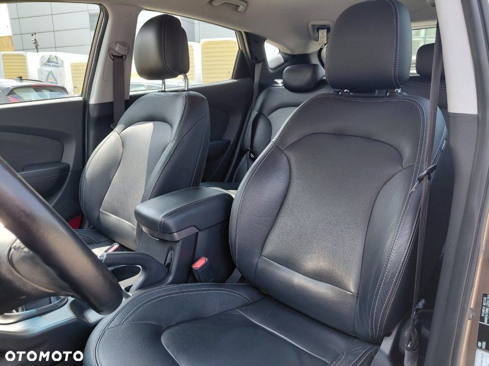 Hyundai ix35 - 11