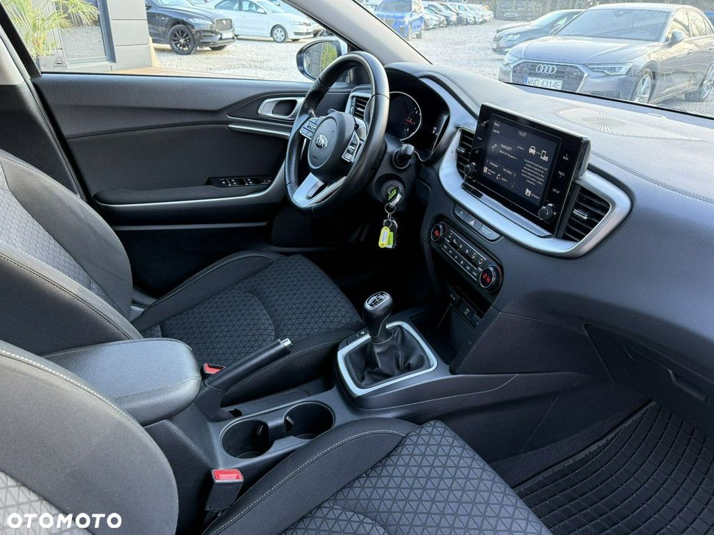 Kia Ceed - 22