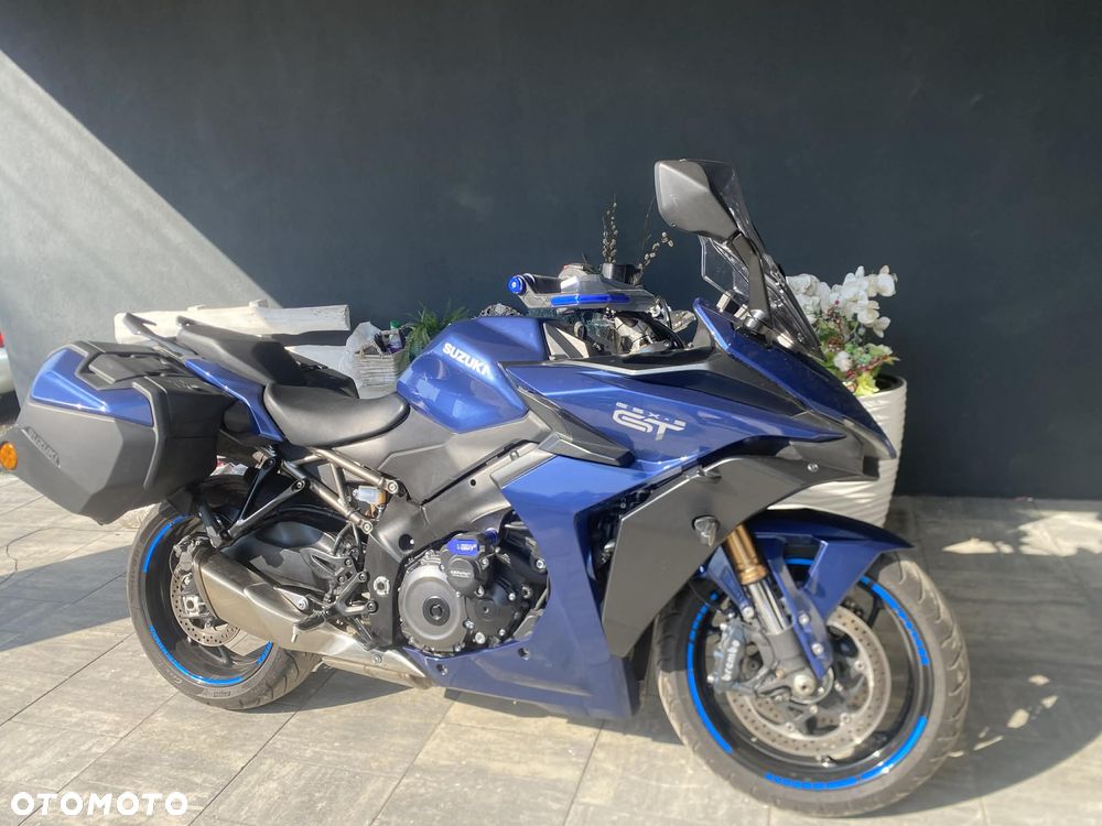 Suzuki GSX - 6