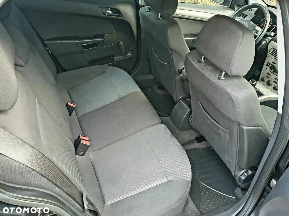 Opel Astra 1.6 Sport - 21