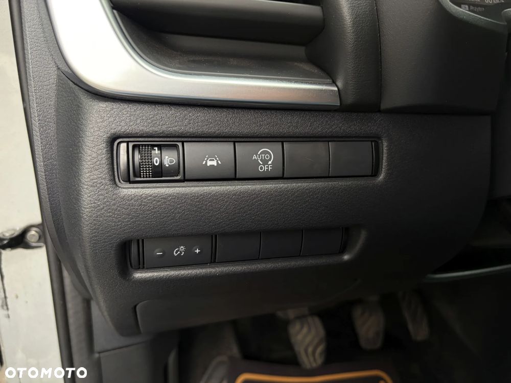Nissan Qashqai 1.3 DIG-T N-Connecta - 30