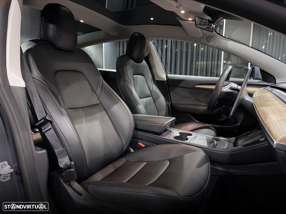 Tesla Model 3 Standard Range Plus RWD - 32