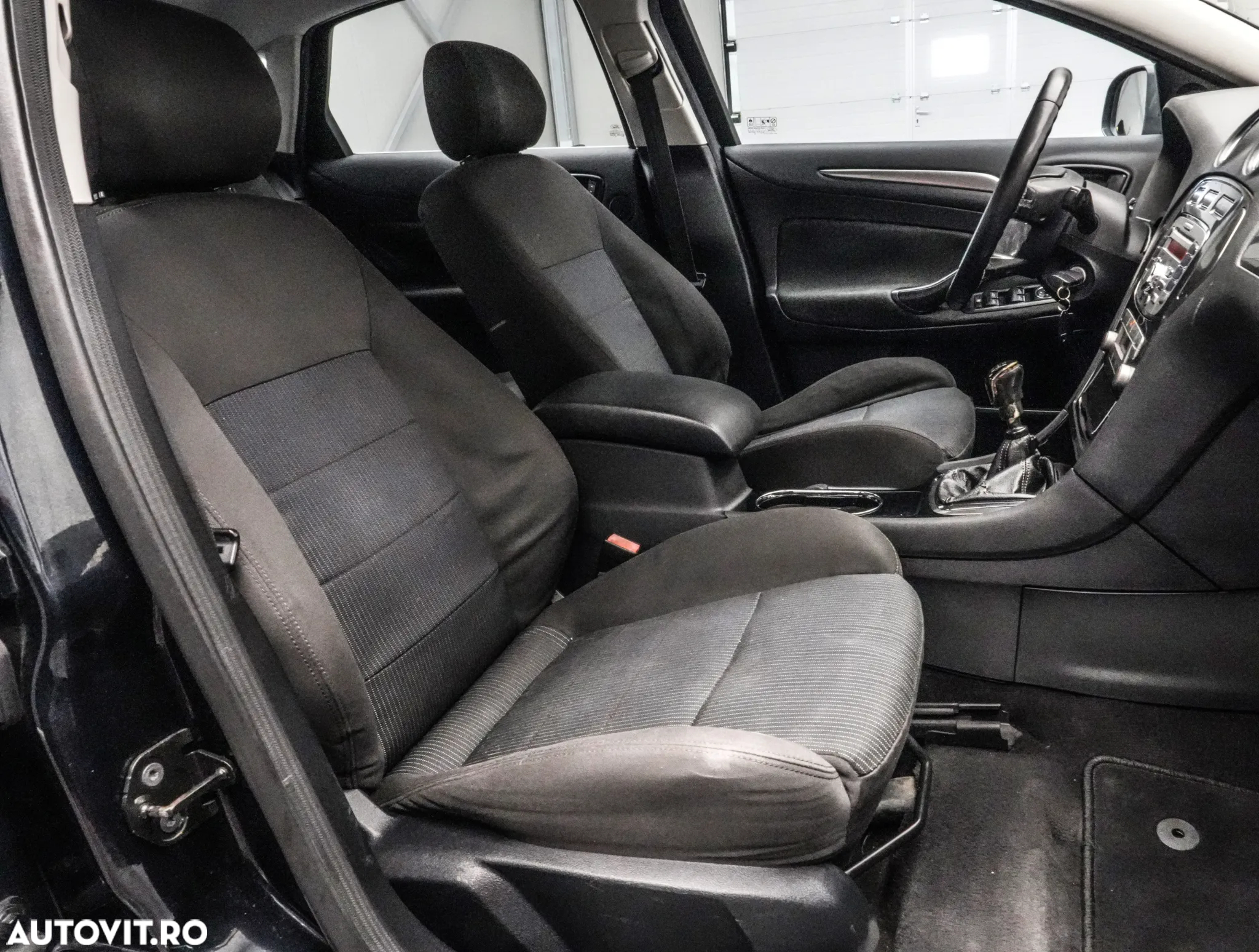 Ford Mondeo 1.8 TDCi Trend - 14