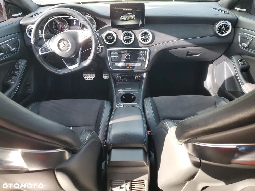 Mercedes-Benz CLA 250 4Matic 7G-DCT - 8