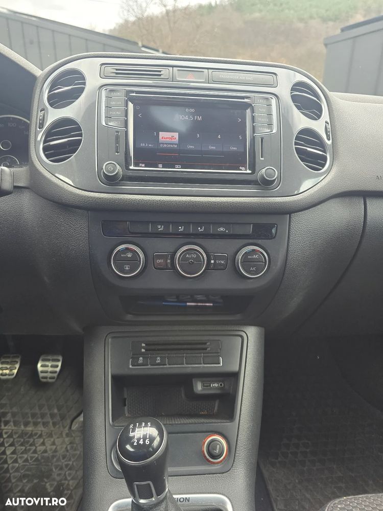 Volkswagen Tiguan 2.0 TDI 4Motion BMT Sport & Style - 8