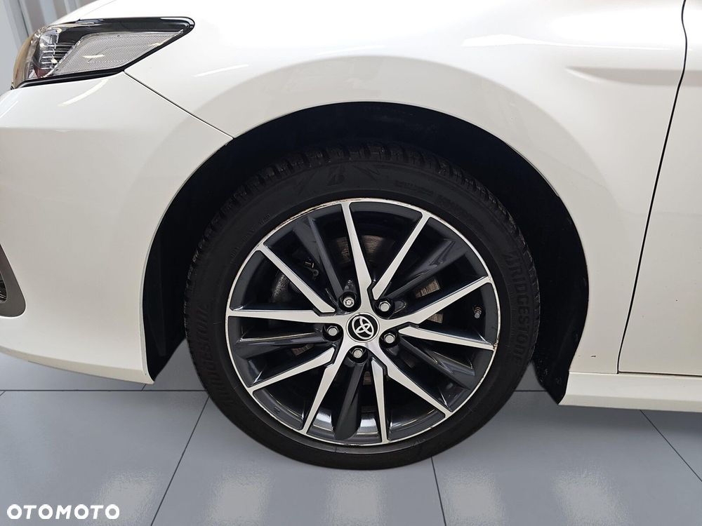 Toyota Camry 2.5 Hybrid Prestige CVT - 35