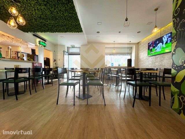 Trespasse de Bar/Café no Coração de Santa Maria da Feira - Grande imagem: 5/13