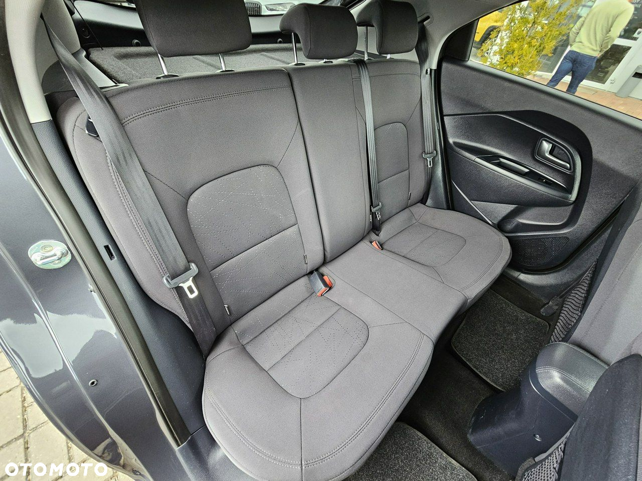 Kia Rio - 11