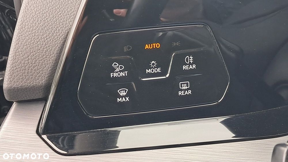 Volkswagen Golf 1.5 eTSI EVO Style DSG - 16