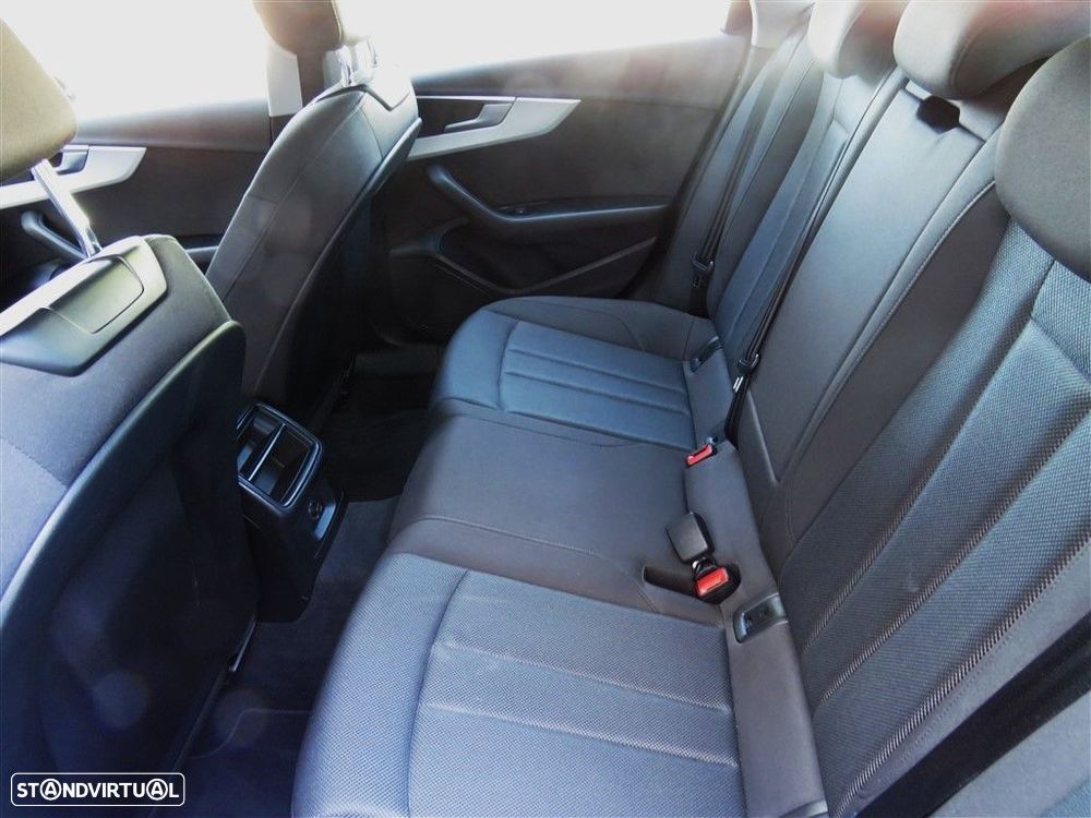 Audi A4 Avant 35 TDI Fleet Edition S tronic - 11