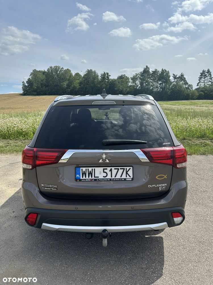 Mitsubishi Outlander 2.2 DID Instyle Navi 4WD - 5