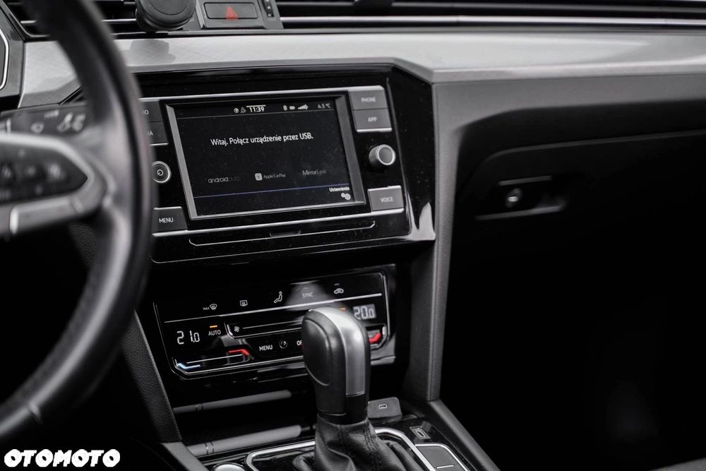 Volkswagen Passat - 31