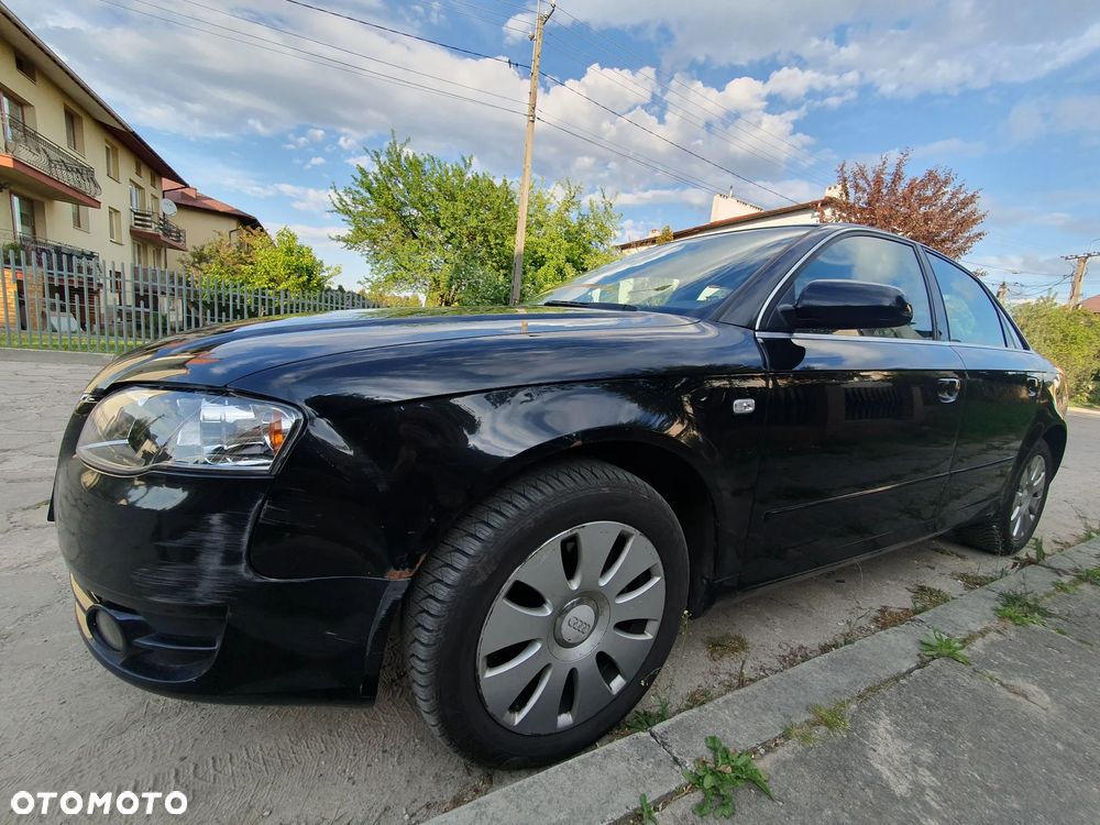 Audi A4 Limousine - 1