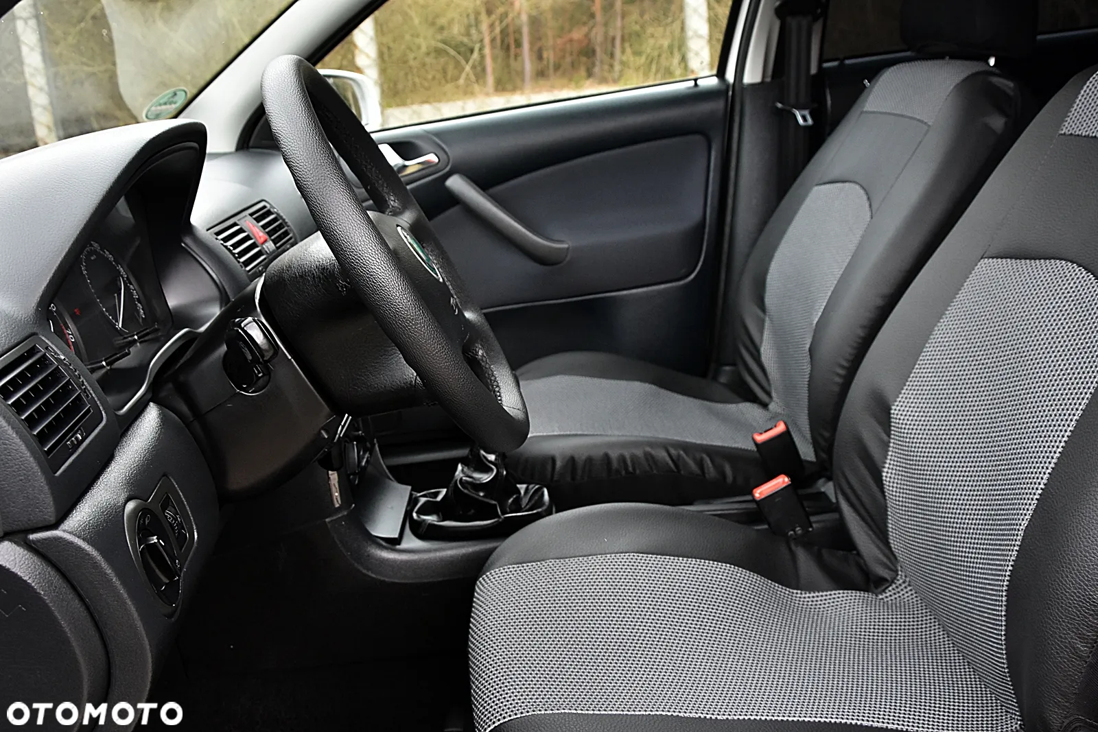Skoda Octavia 1.6 Combi Ambiente - 19