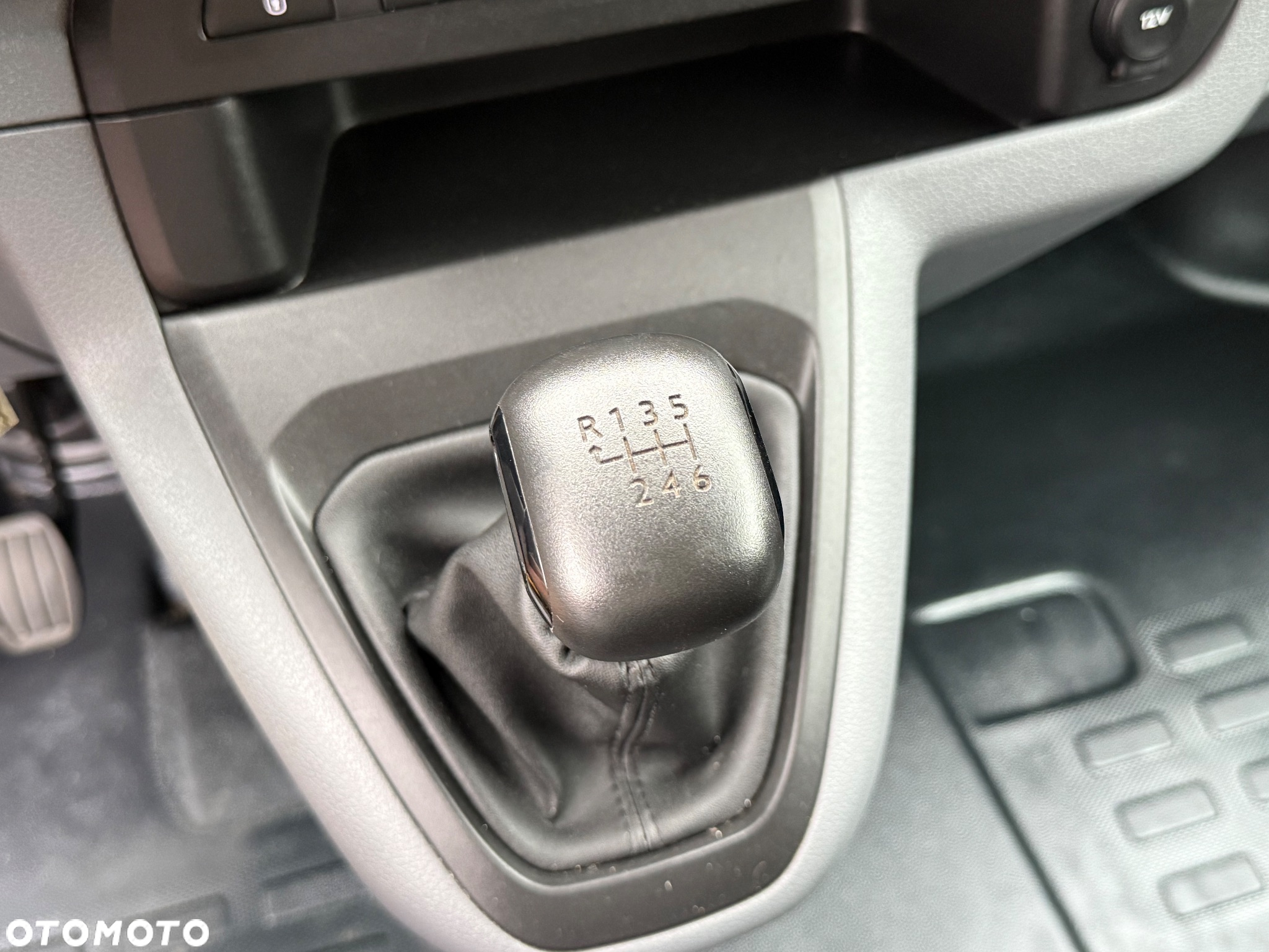 Opel Vivaro - 29