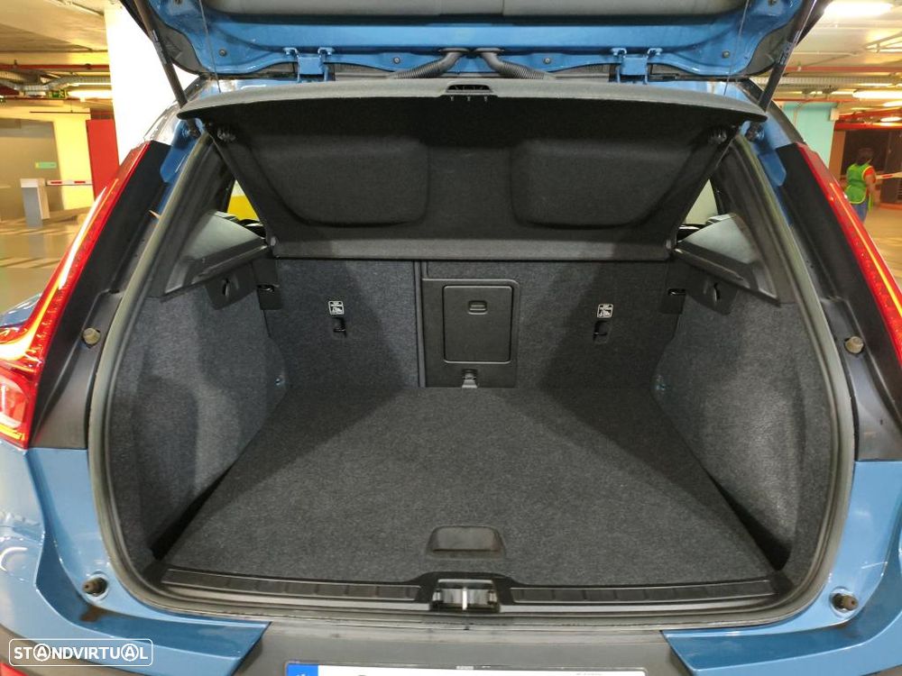 Volvo XC 40 Recharge Core - 13