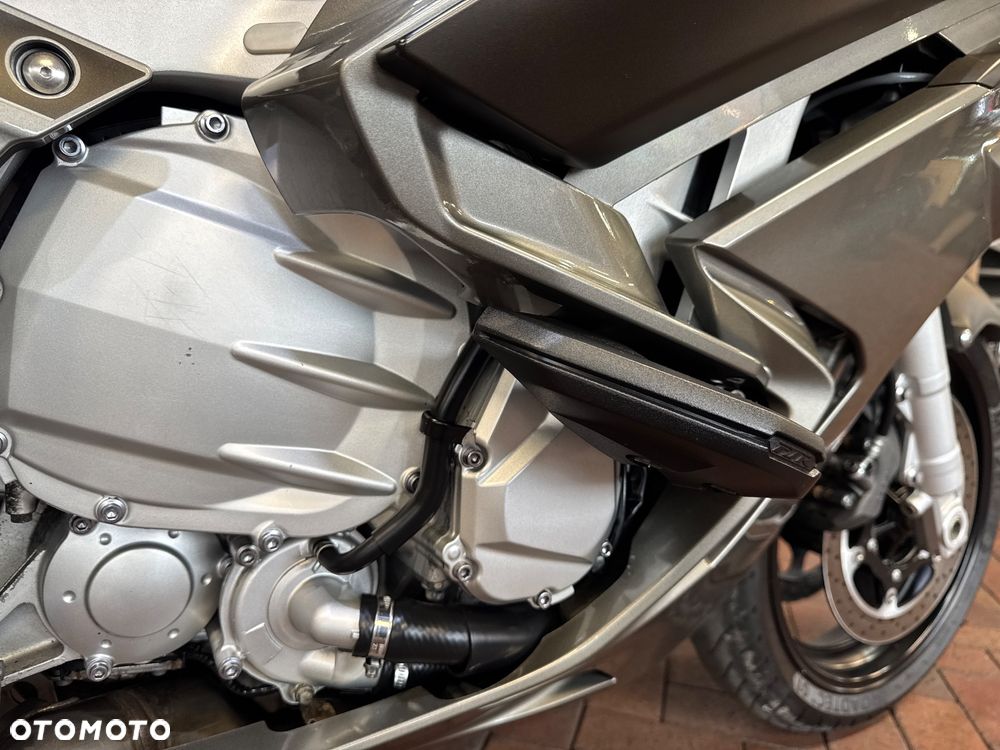 Yamaha FJR - 13