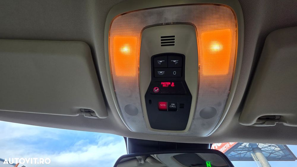 Volvo XC 60 D5 AWD - 8