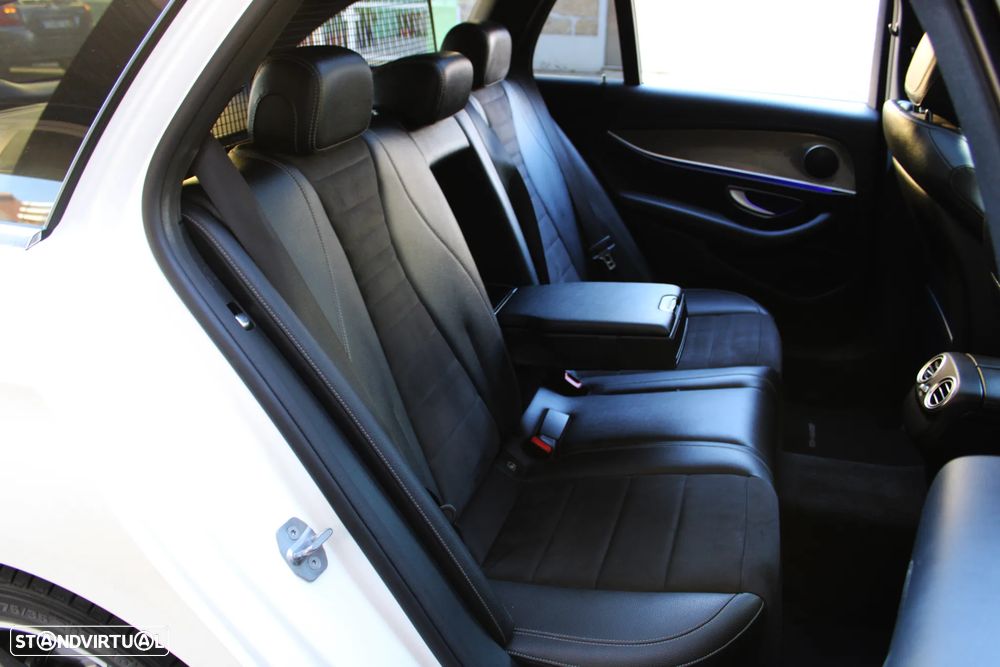Mercedes-Benz E 220 d 4Matic 9G-TRONIC AMG Line - 28