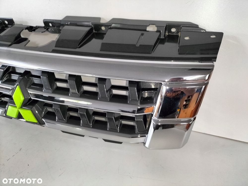 atrapa kratka grill mitsubishi pajero iv lift 15- - 5