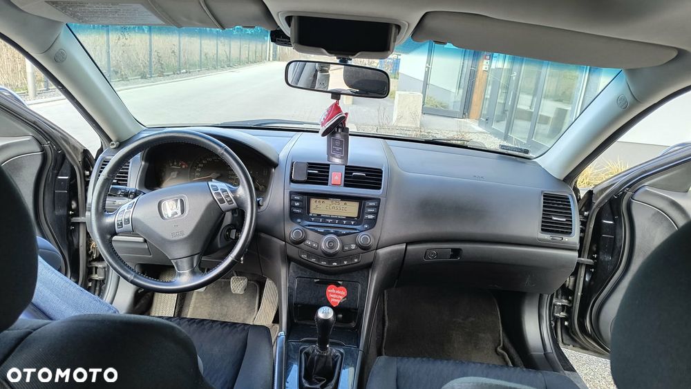 Honda Accord 2.0 Executive - 16