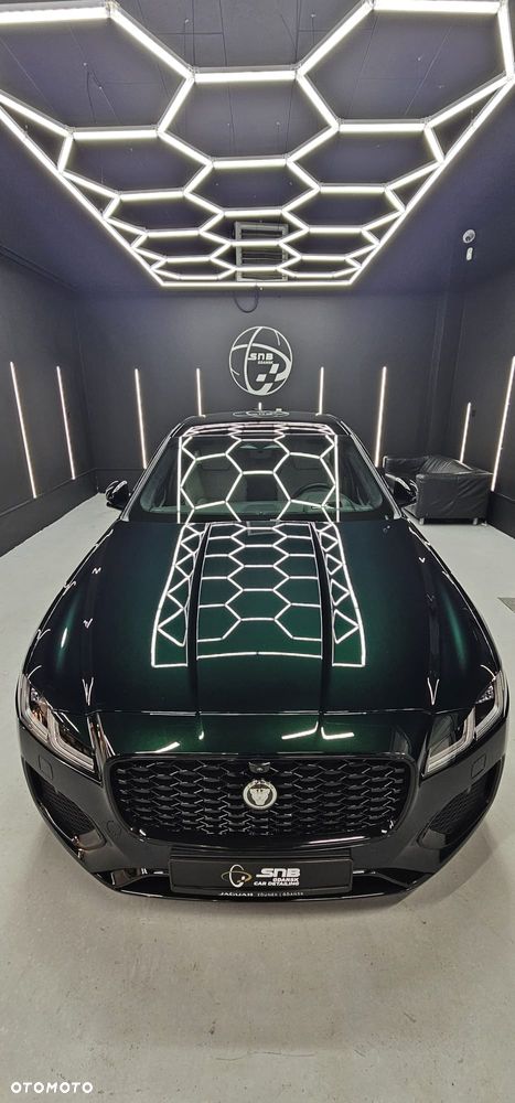 Jaguar XF 2.0 P300 AWD R-Dynamic HSE - 23