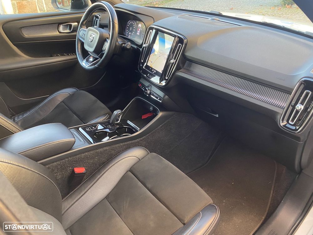 Volvo XC 40 D4 AWD Geartronic R-Design - 4