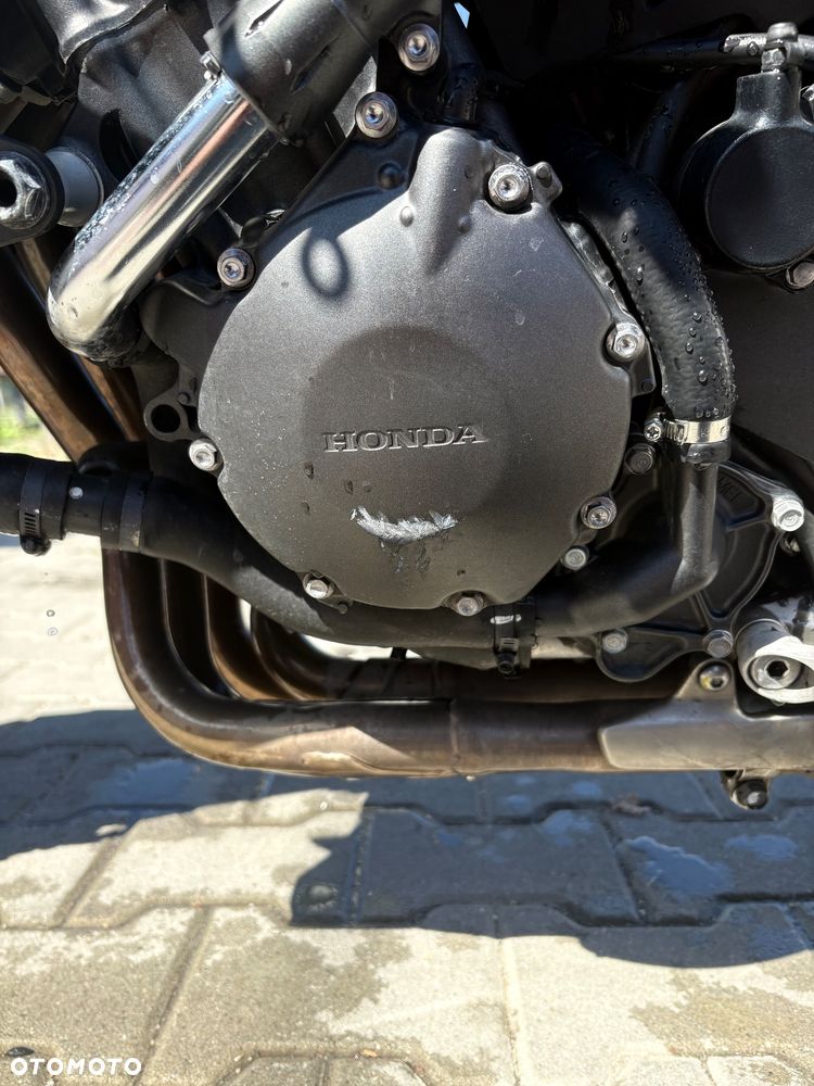 Honda CB - 12