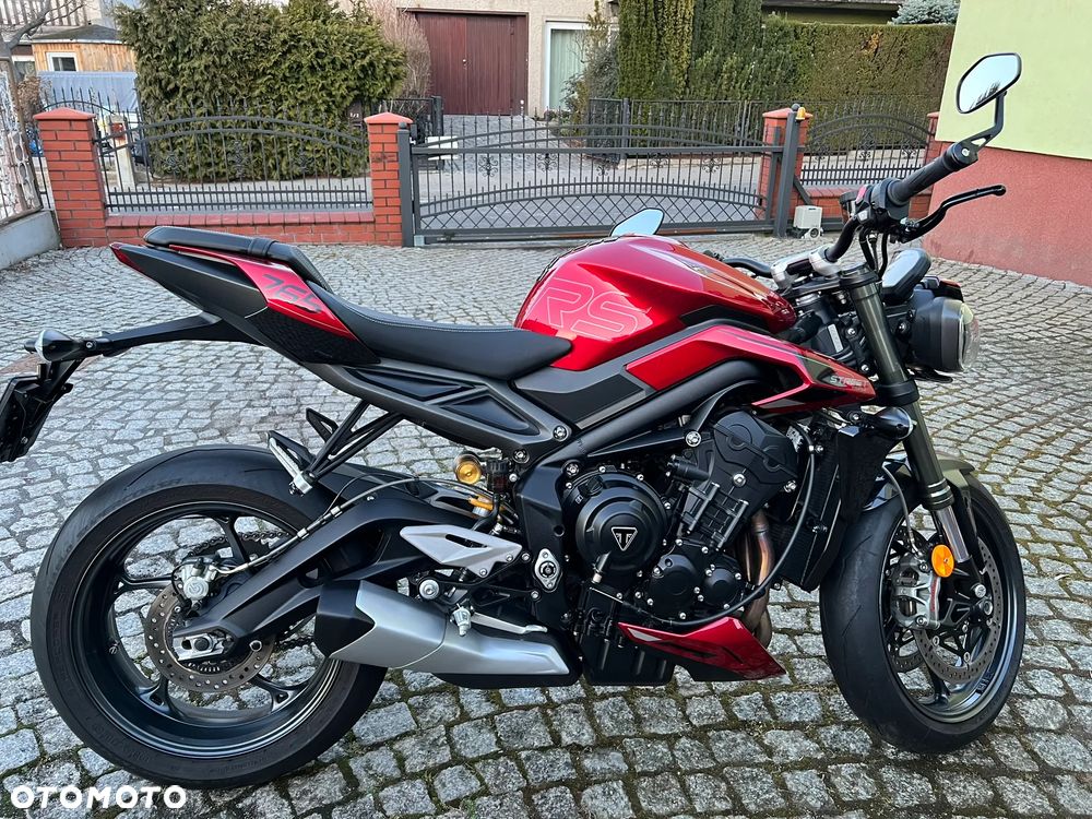 Triumph Street Triple - 14