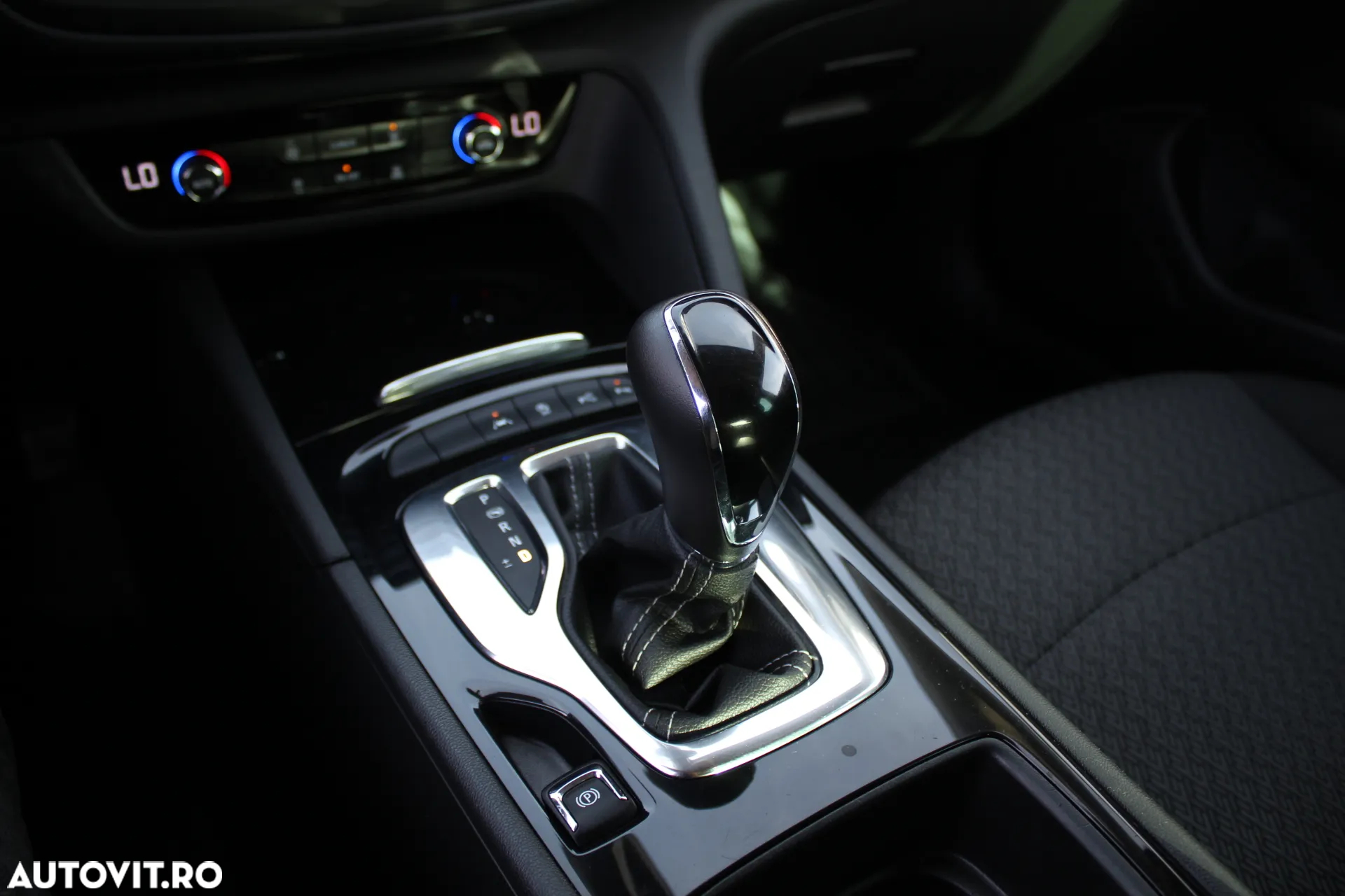 Opel Insignia - 8