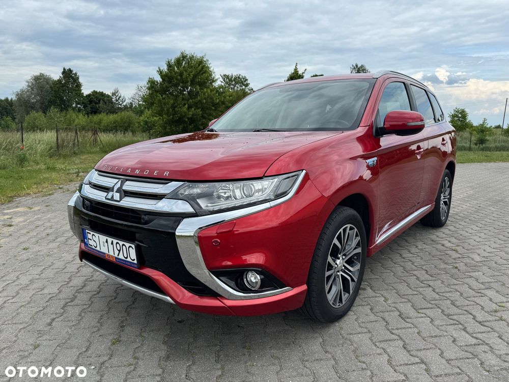 Mitsubishi Outlander - 2