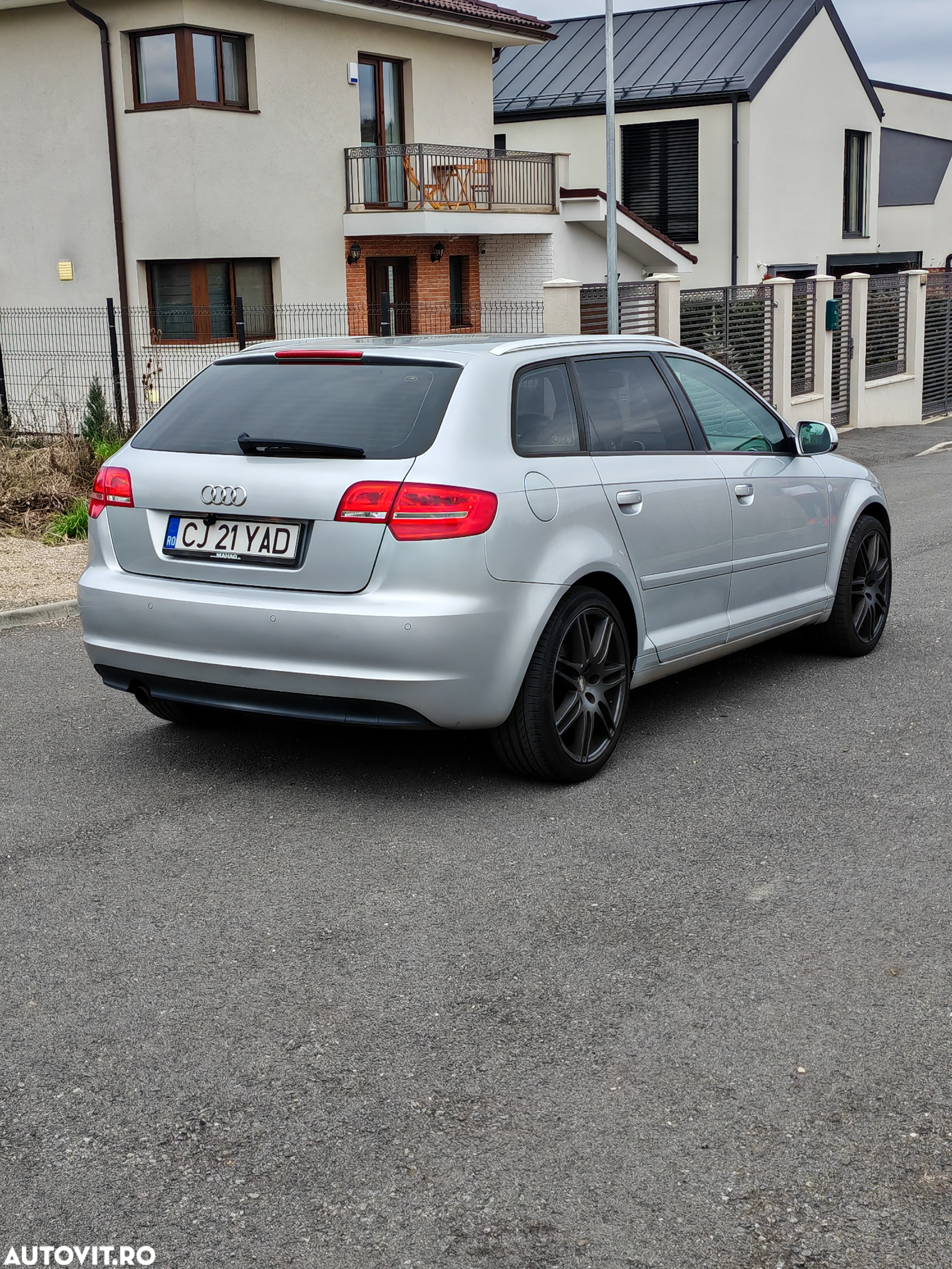 Audi A3 2.0 TDI Sportback DPF (DSG) S tronic Attraction - 10