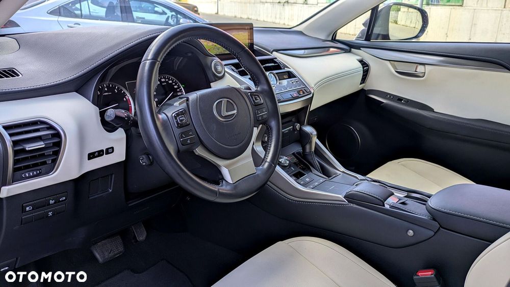 Lexus NX 300 F Impression AWD - 8