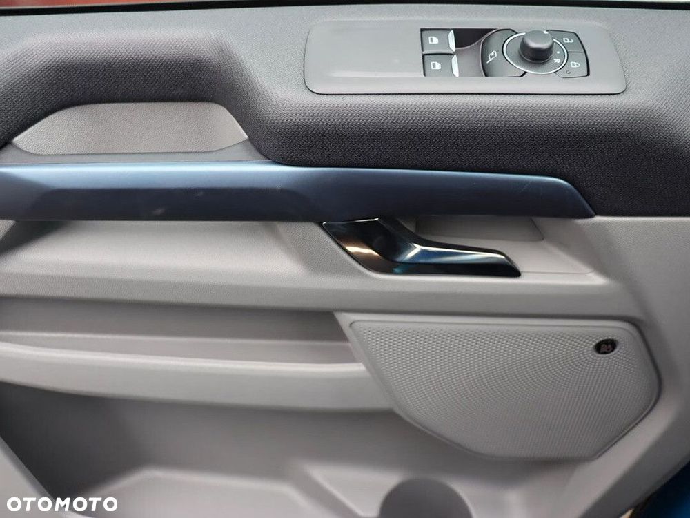 Ford Tourneo Custom - 10