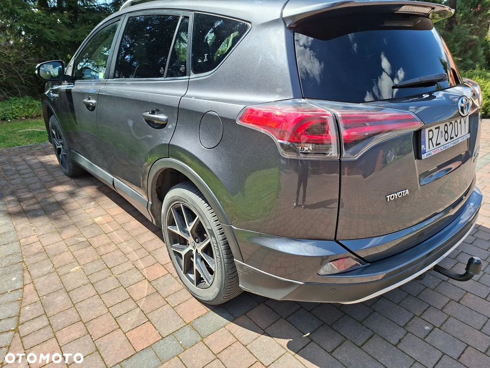 Toyota RAV4 Hybrid Selection 4x4 - 6