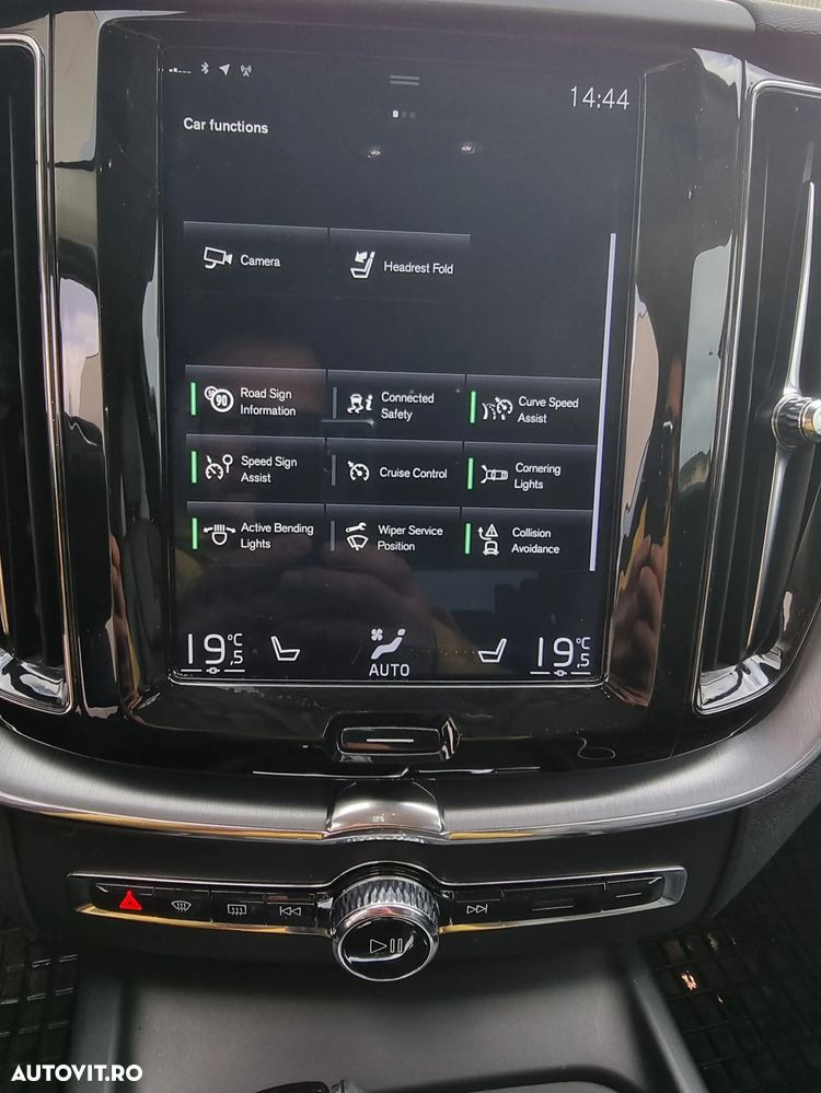 Volvo XC 60 D4 Momentum Pro - 10