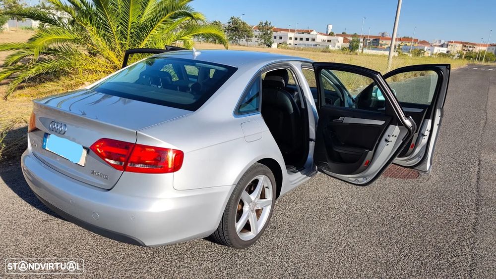 Audi A4 2010 photo 5