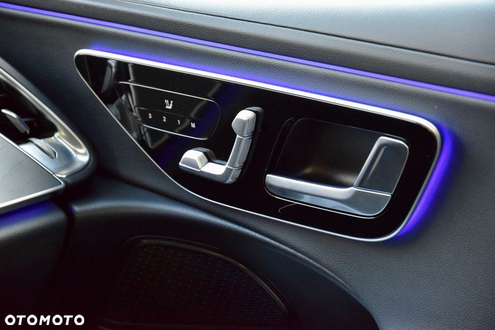 Mercedes-Benz Klasa E 200 mHEV 4-Matic Avantgarde 9G-Tronic - 18